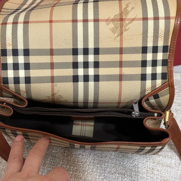 ❤️Original vintage Burberry nova crossbody bag with minimal flaws❤️ - Picture 1 of 9
